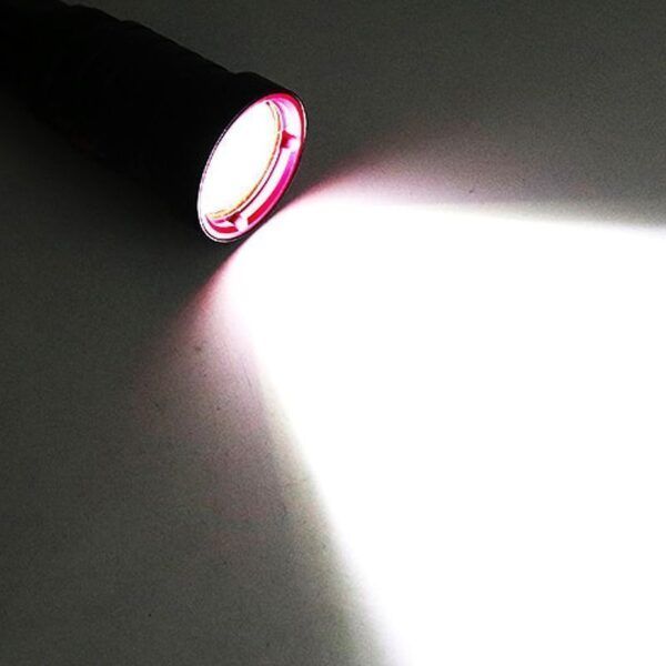 Rechargeable 100m Diving Flashlight_0008_Layer 1.jpg